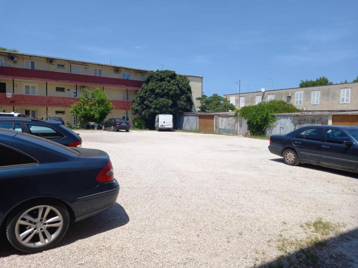 Apartman Zara Bagian luar foto