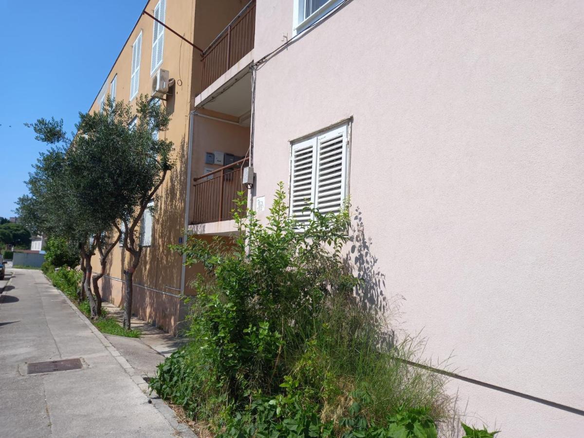 Apartman Zara Bagian luar foto