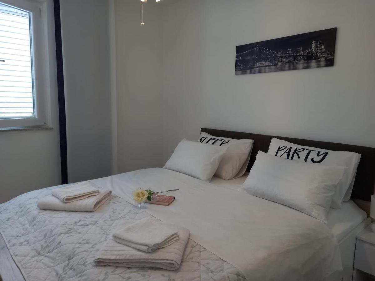 Apartman Zara Bagian luar foto